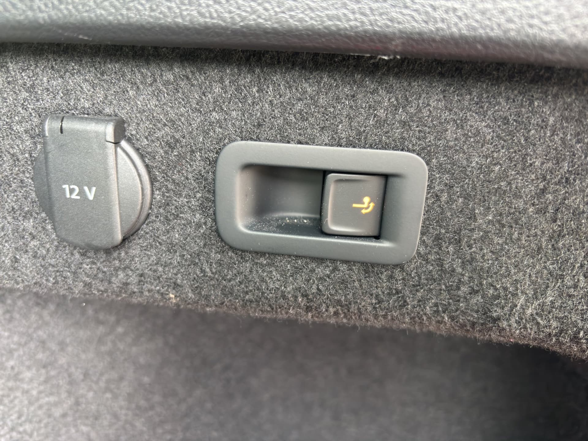 Volkswagen Passat GTE Variant 1.4 electric/TSI eHybrid 160kW 6-Gang DSG 4 Türen Bild 17