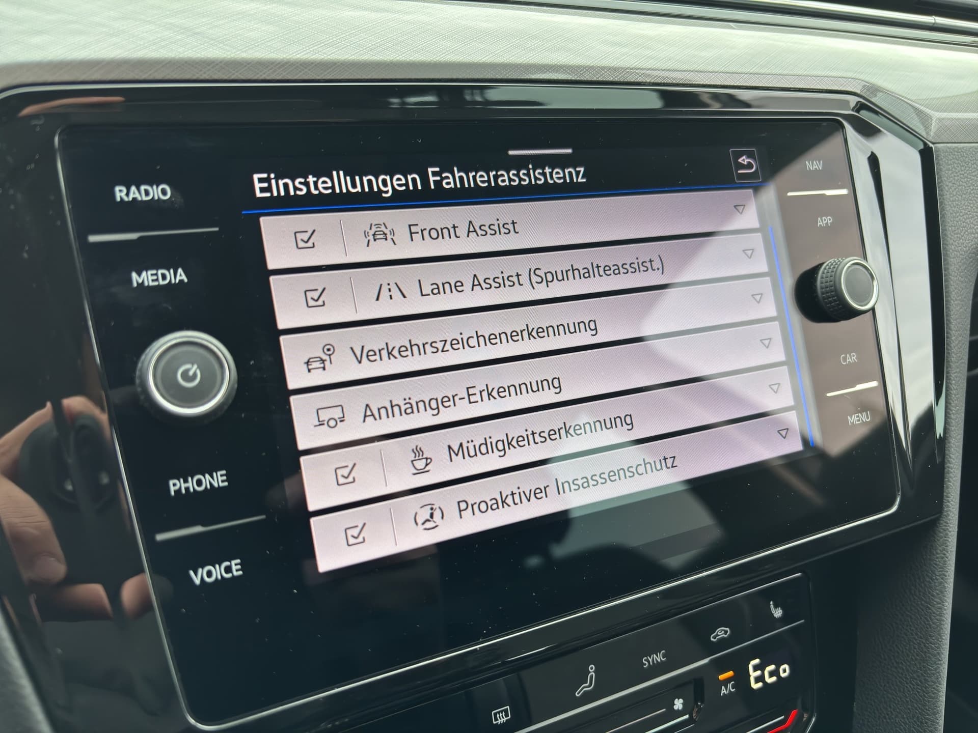 Volkswagen Passat GTE Variant 1.4 electric/TSI eHybrid 160kW 6-Gang DSG 4 Türen Bild 20