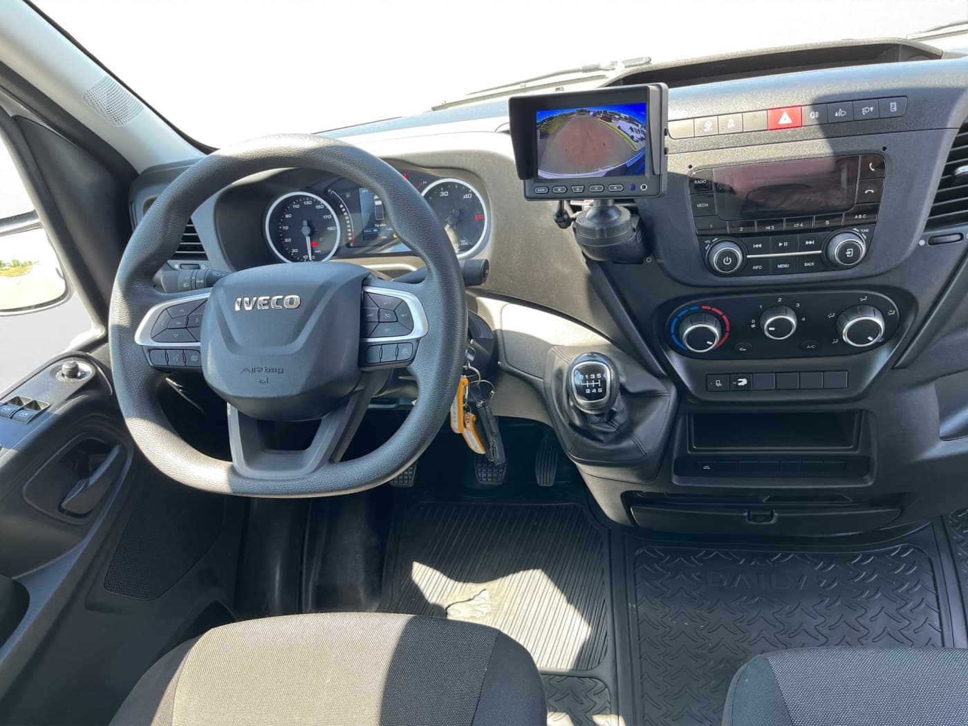 IVECO Daily Koffer LBW Bild 9