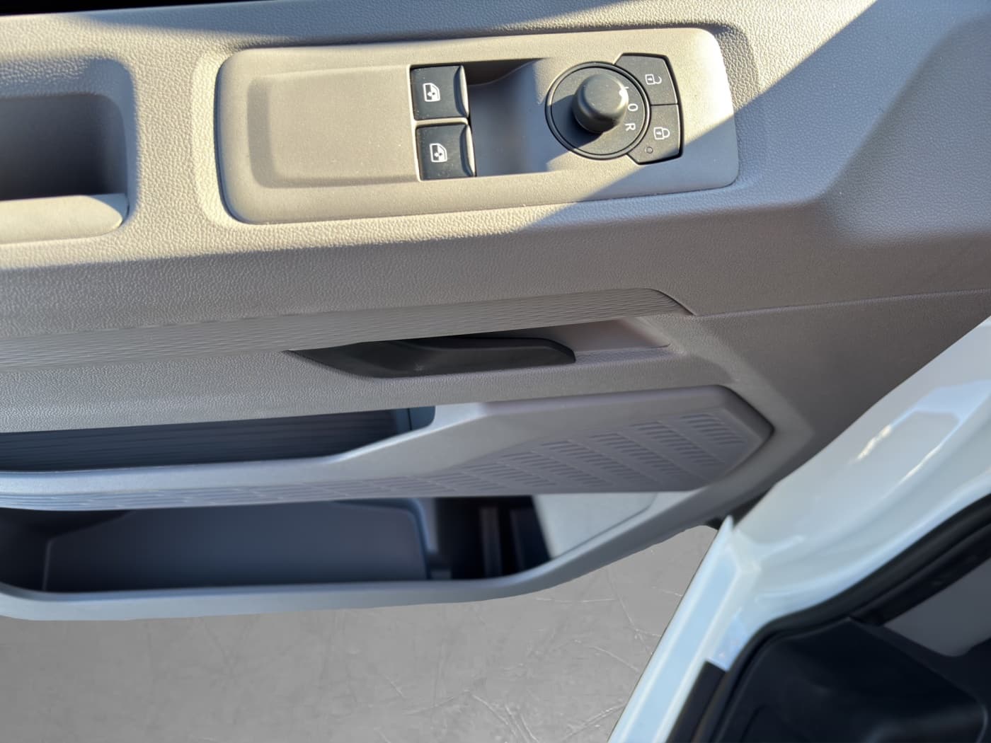 Volkswagen T7 Transporter Kasten 2.0 TDI 110Kw KR Bild 16