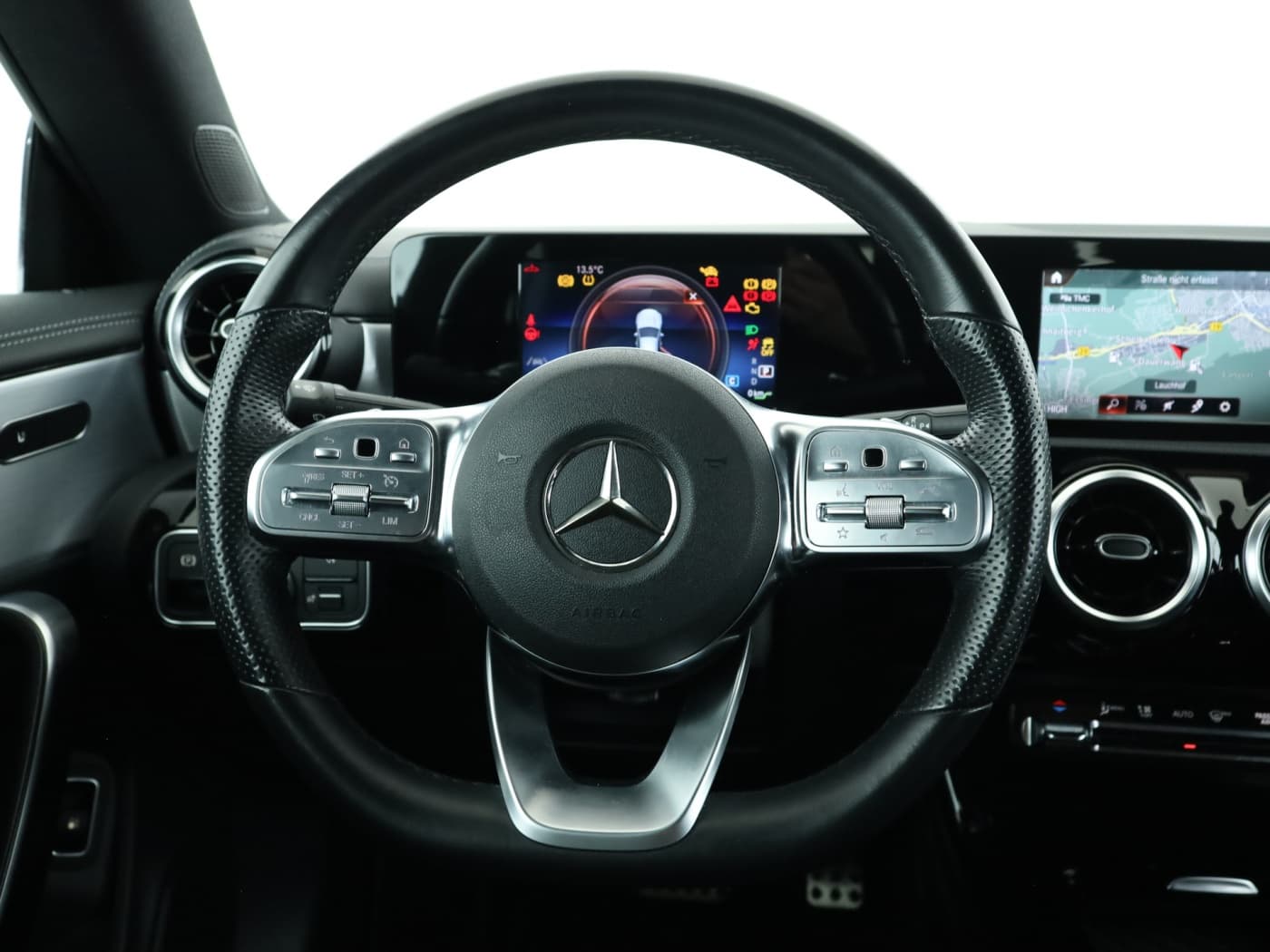 Mercedes-Benz CLA 250 e Bild 11