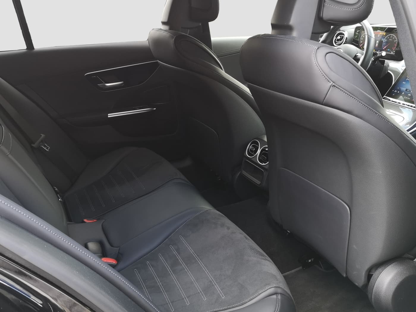 Mercedes-Benz C 180 Bild 16