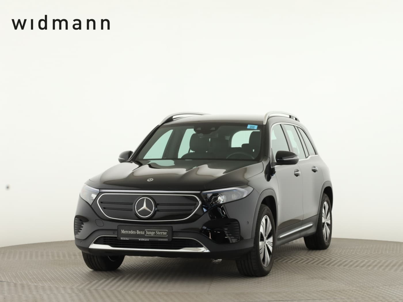 Mercedes-Benz EQB 300 4M