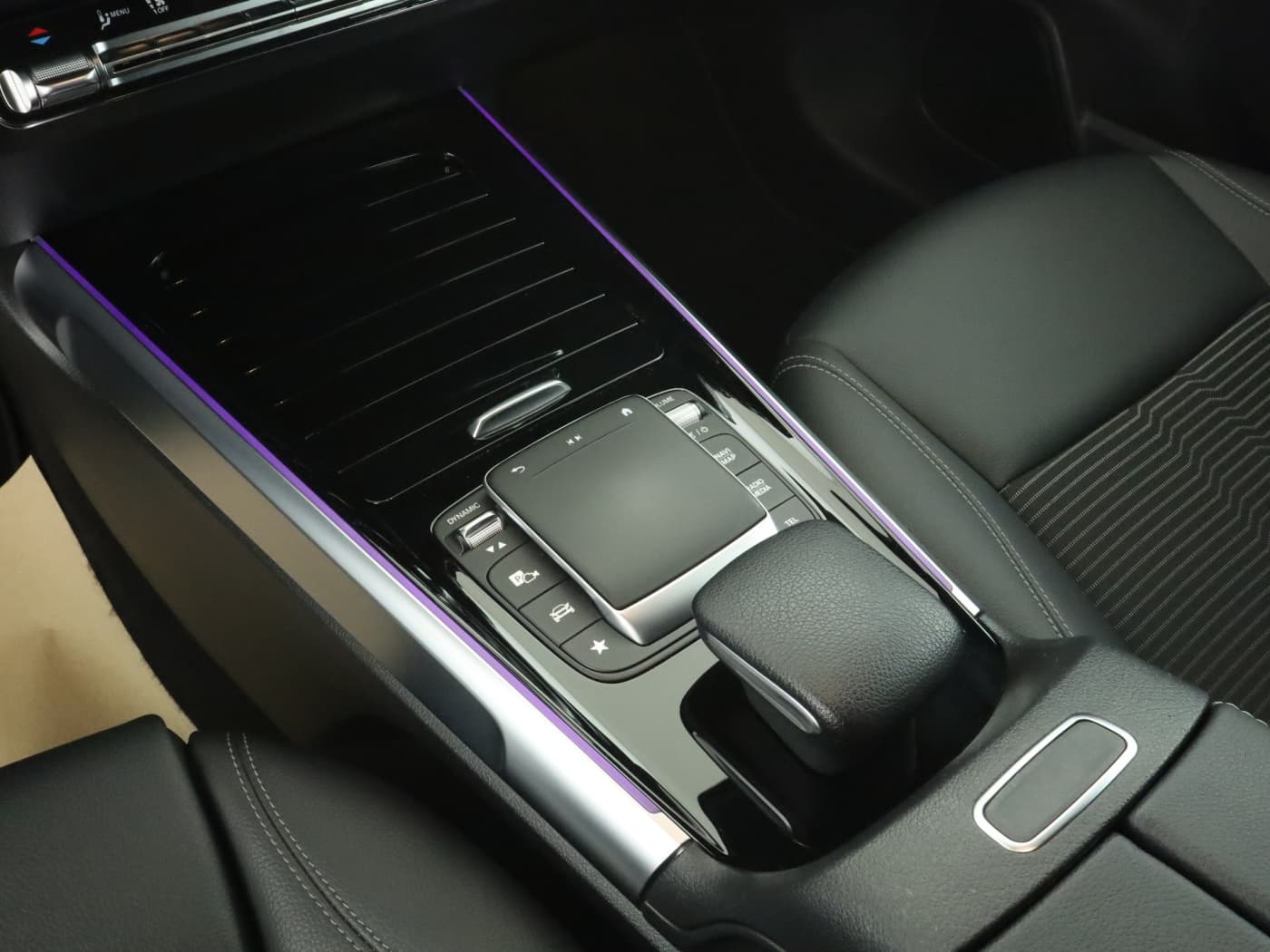 Mercedes-Benz EQB 300 4M Bild 15