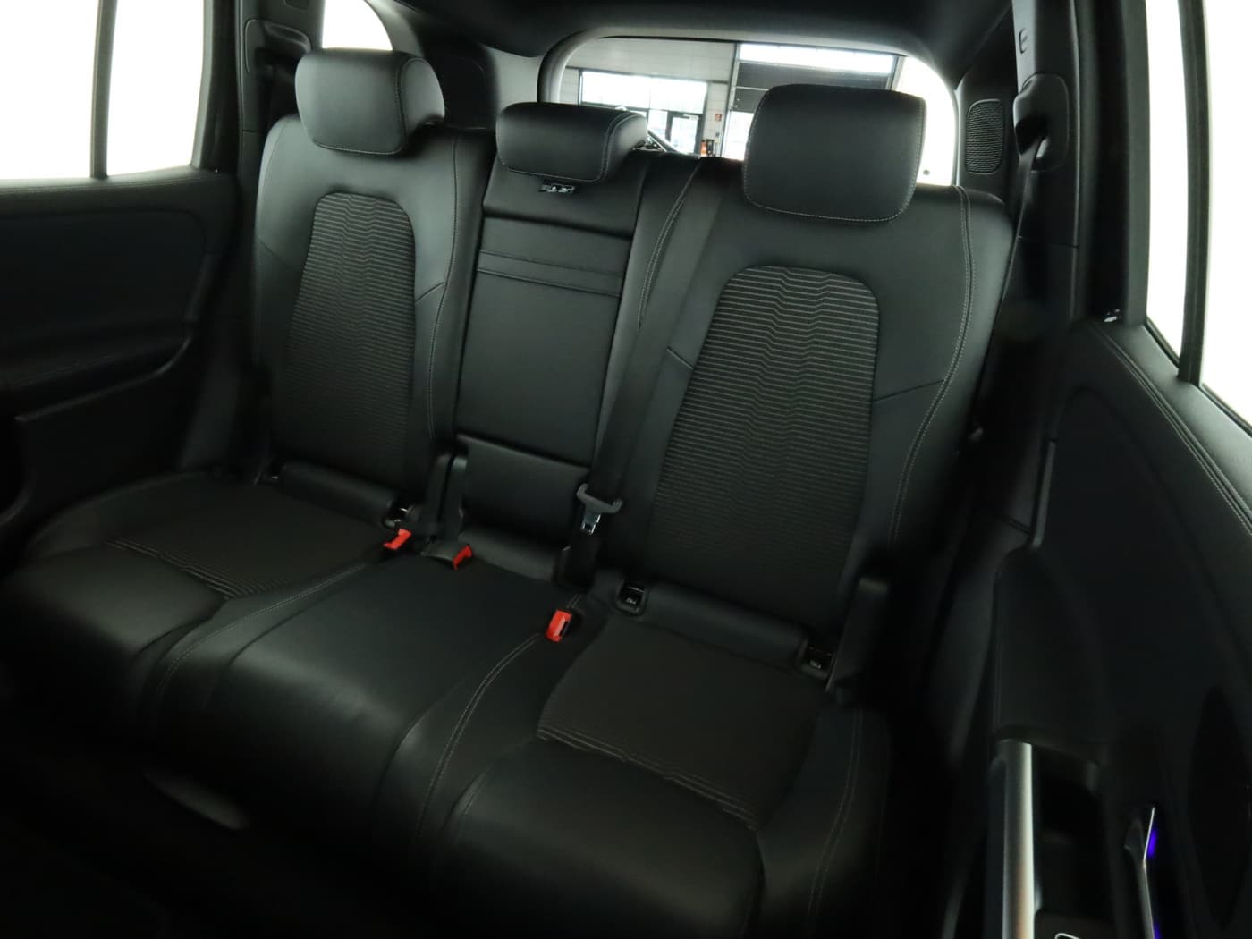 Mercedes-Benz EQB 300 4M Bild 18
