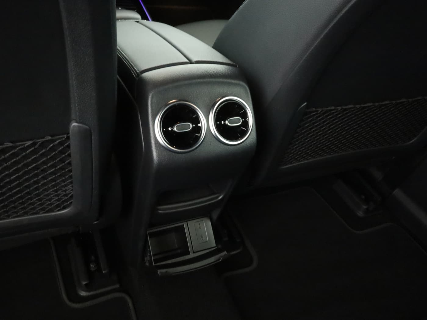 Mercedes-Benz EQB 300 4M Bild 23