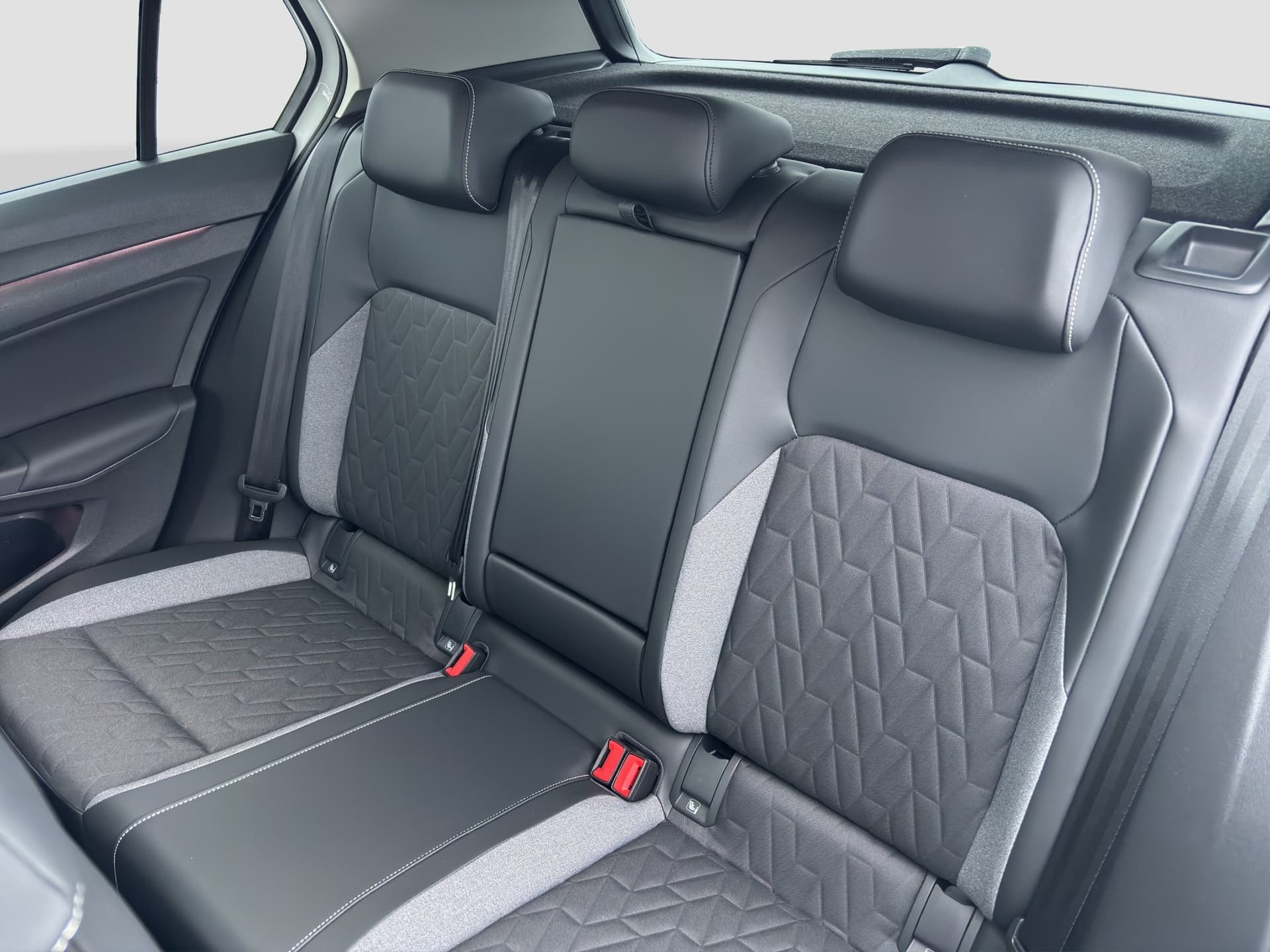 Volkswagen Golf Life GOAL 1.5 eTSI 115 PS Bild 14