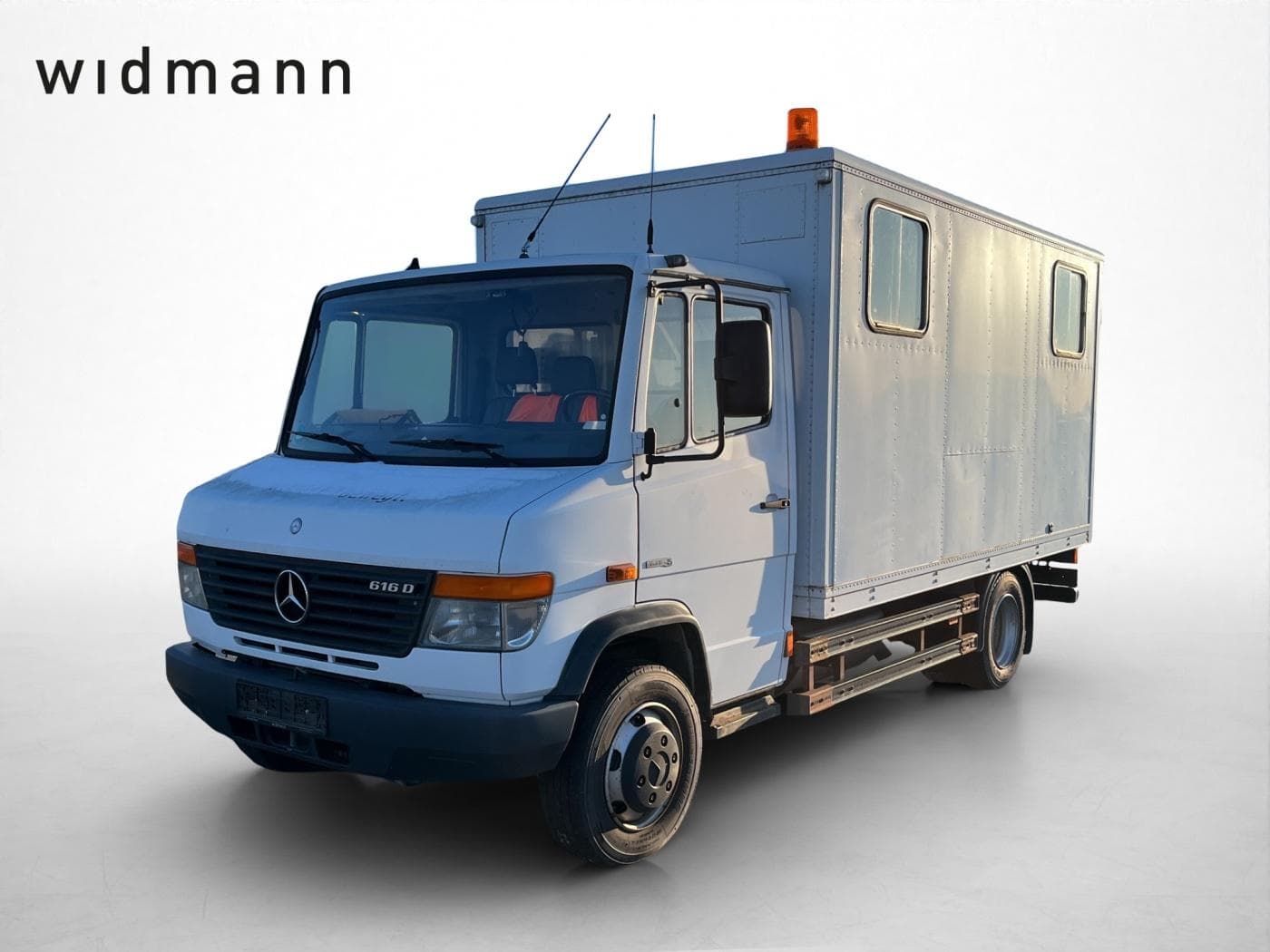 Mercedes-Benz Vario 616 D Koffer Werkstattkoffer