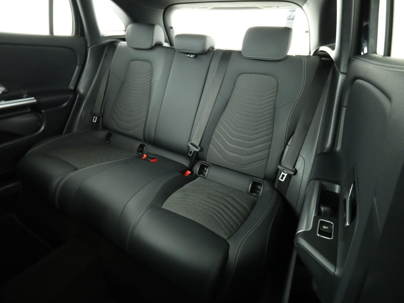 Mercedes-Benz GLA 180 Bild 18