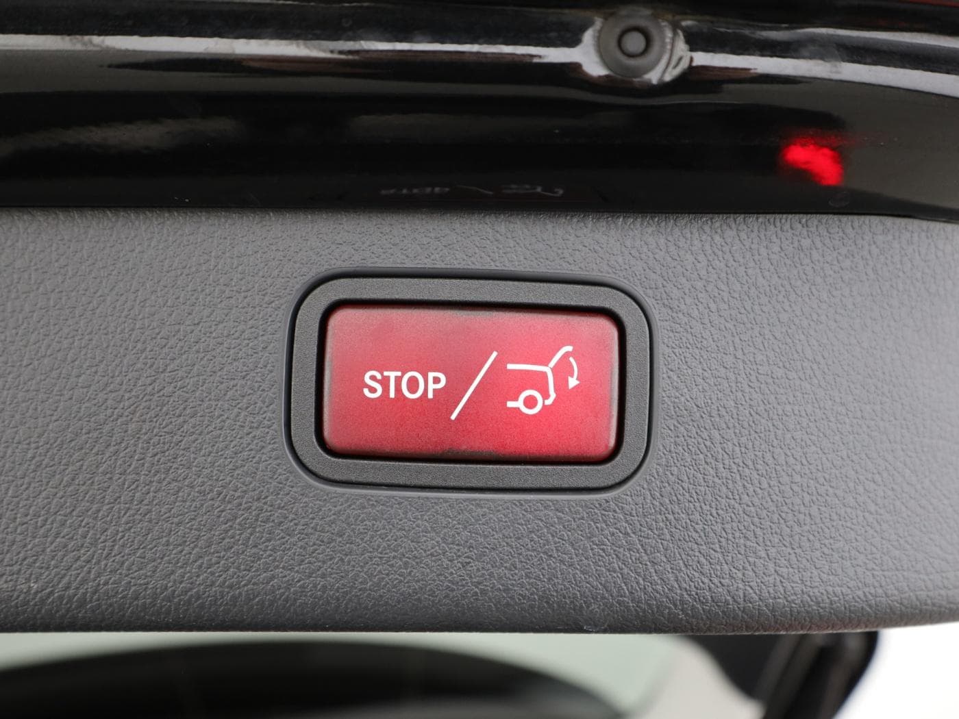 Mercedes-Benz C 300 d T Bild 24