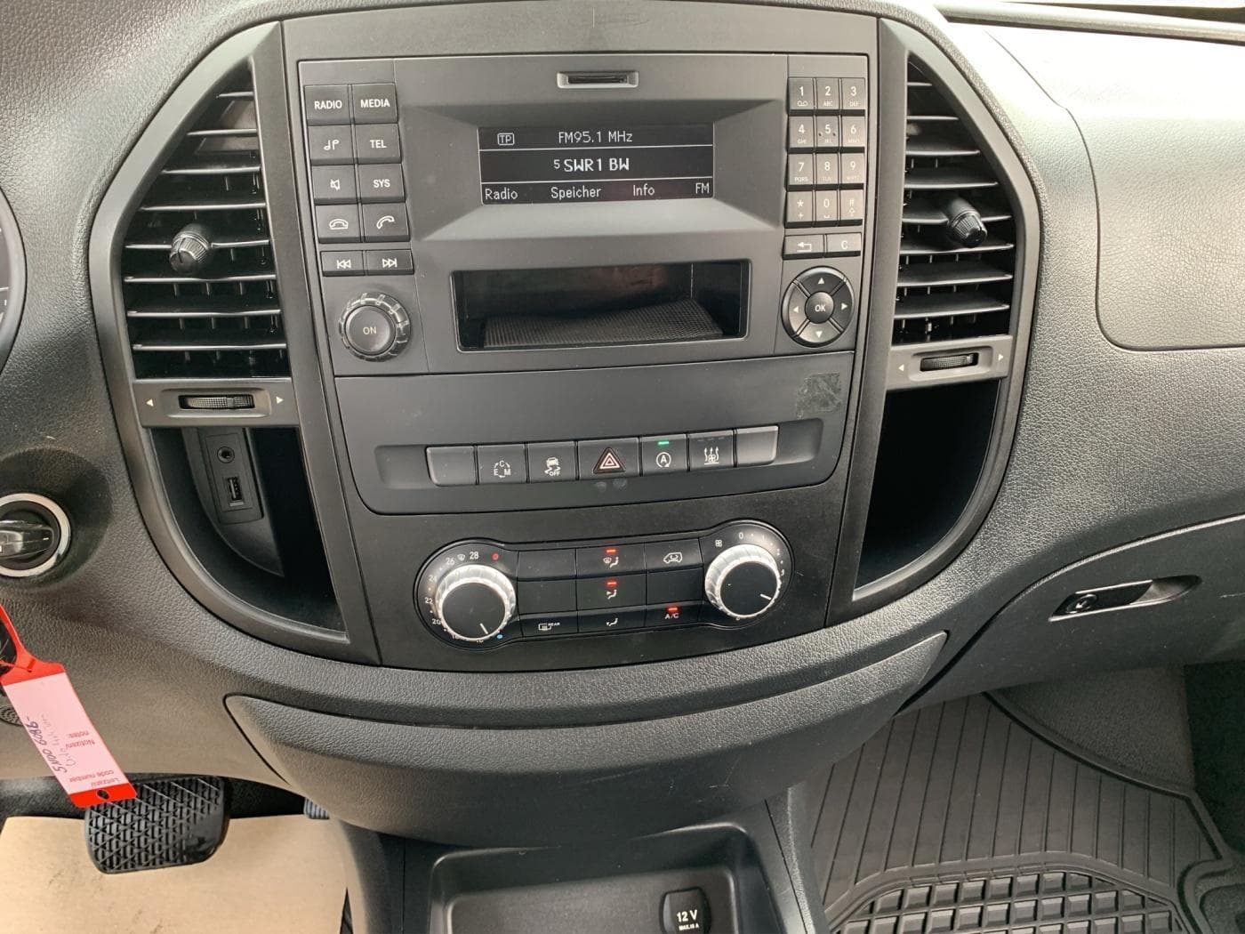 Mercedes-Benz Vito 119 Tourer XL Bild 12