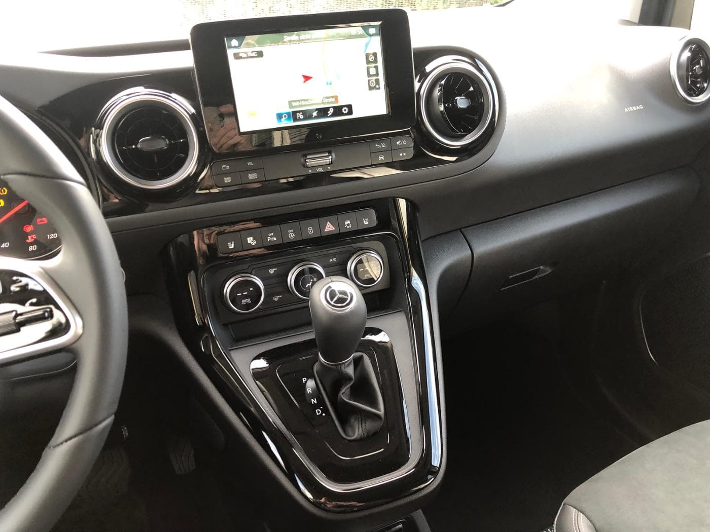 Mercedes-Benz T 180 d Bild 8