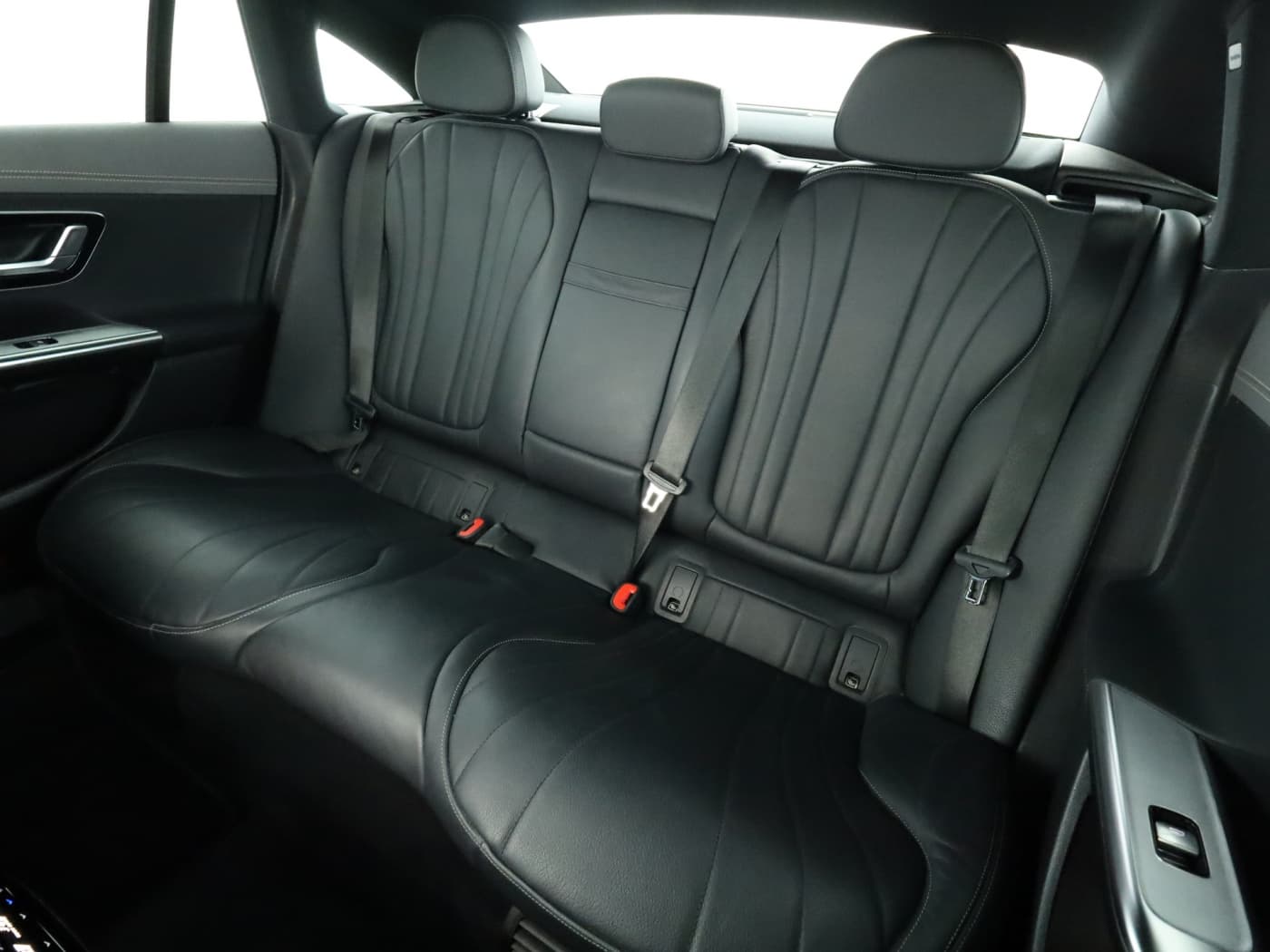 Mercedes-Benz EQE 350+ Bild 18