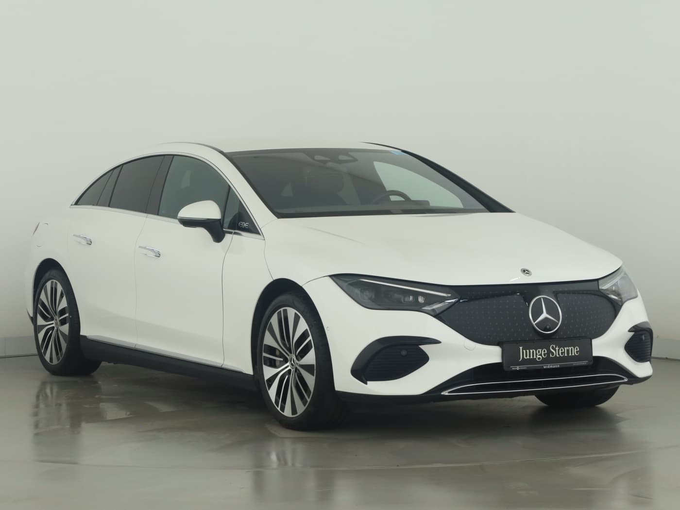 Mercedes-Benz EQE 350+ Bild 3
