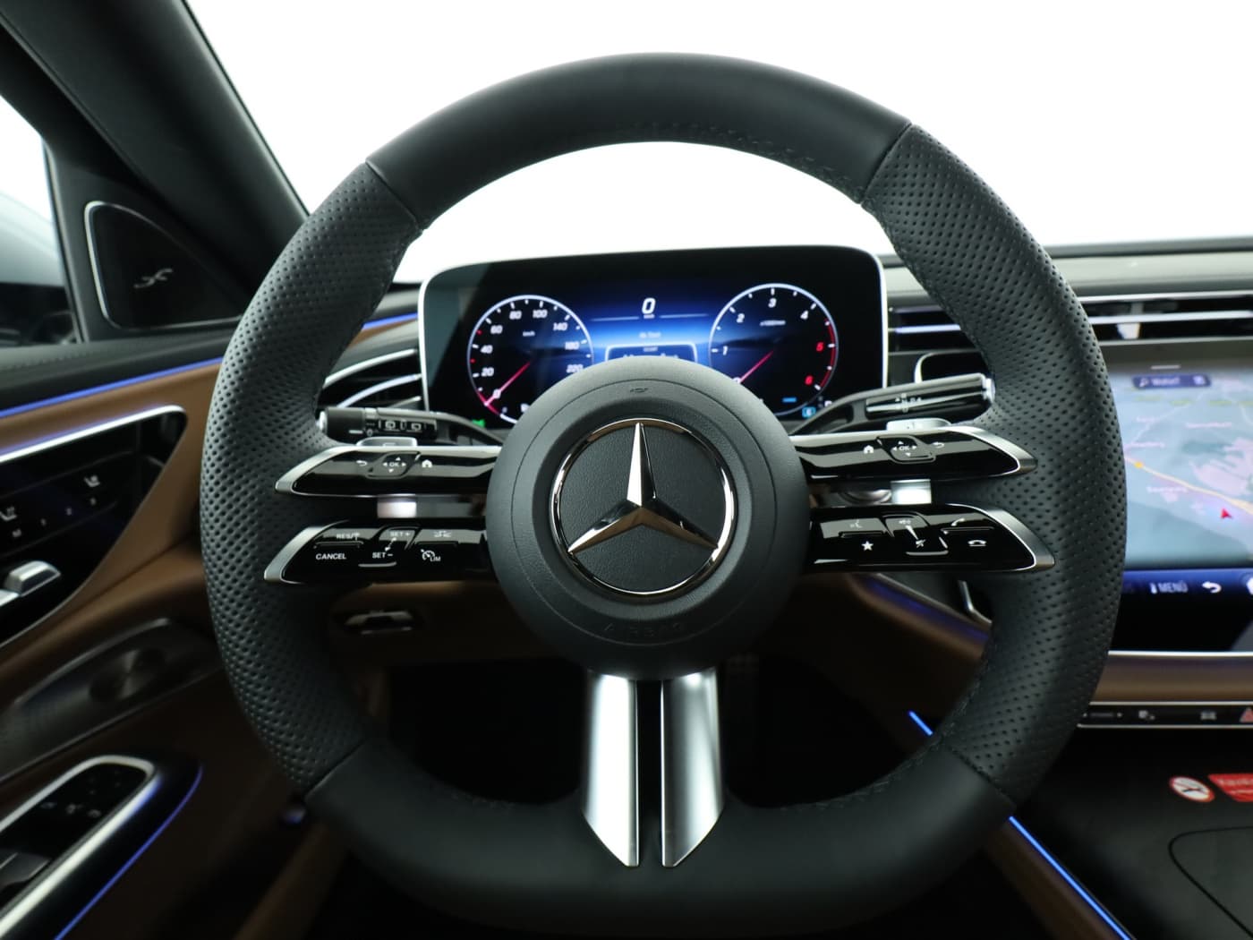 Mercedes-Benz E 220 d 4MATIC T-Modell Bild 11