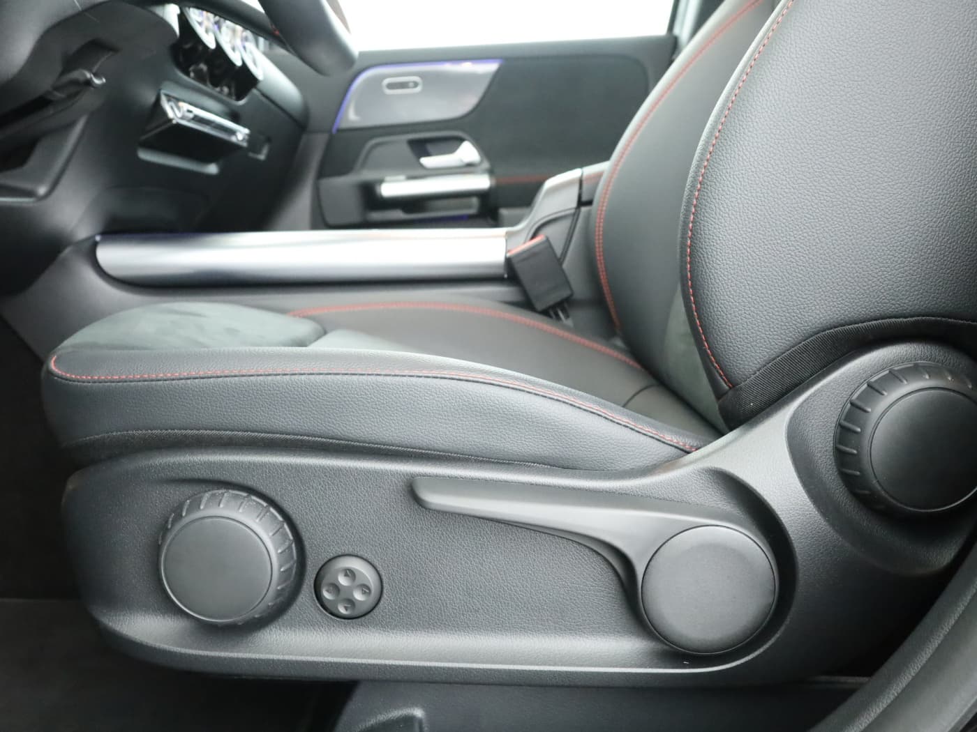 Mercedes-Benz GLA 200 Bild 25