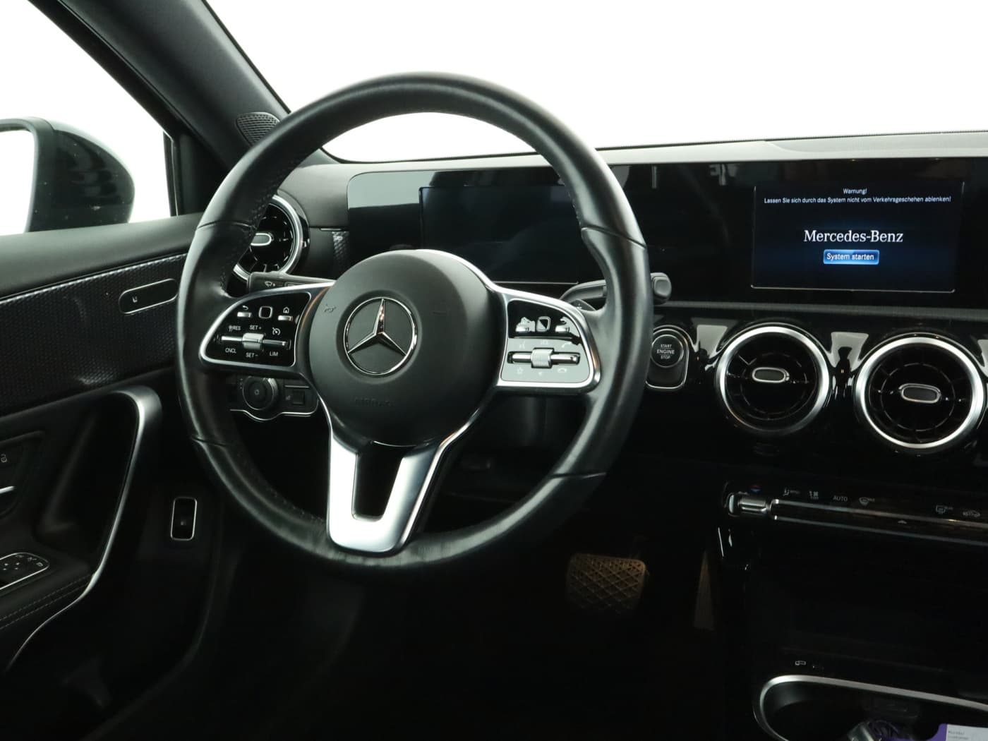 Mercedes-Benz A 250 e Bild 10