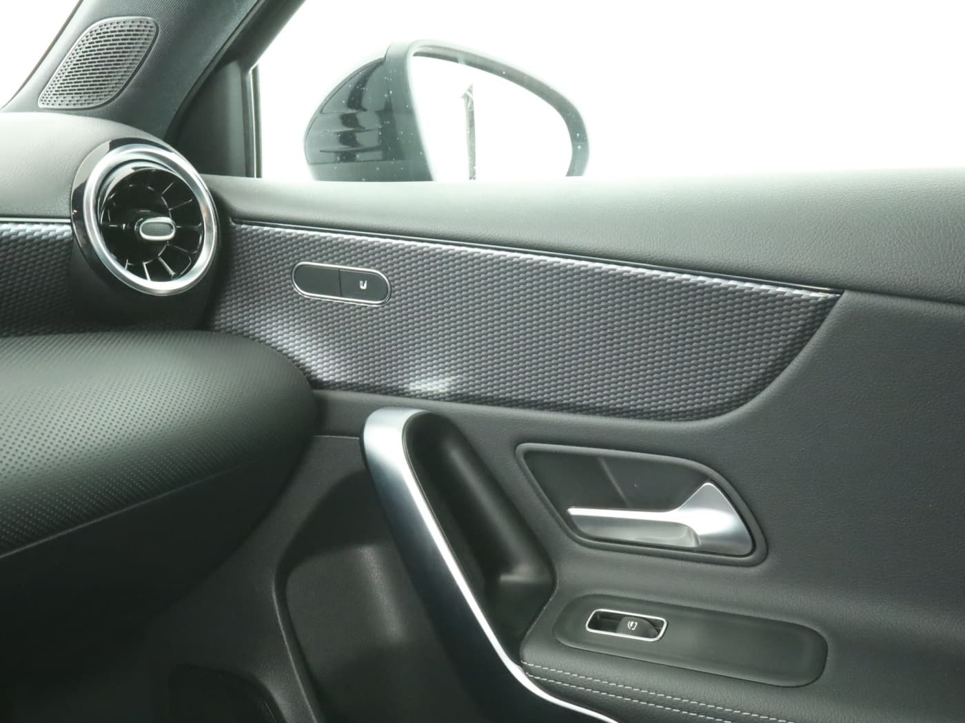 Mercedes-Benz A 250 e Bild 16