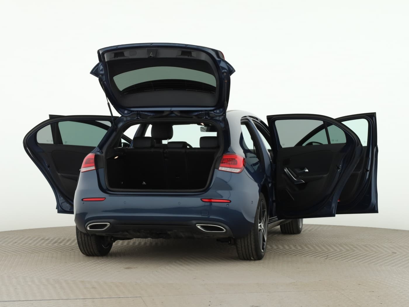 Mercedes-Benz A 250 e Bild 9