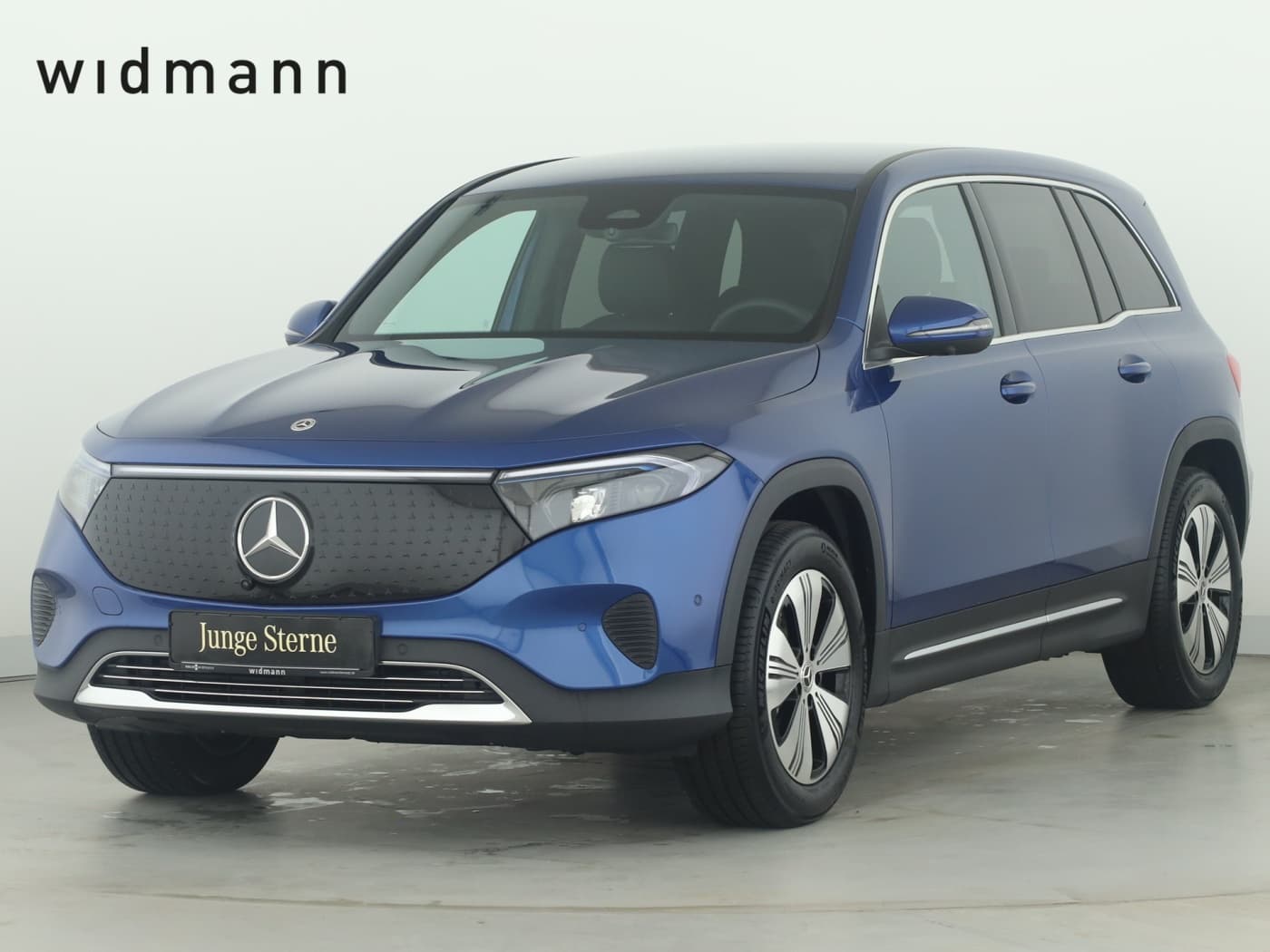 Mercedes-Benz EQB 300 4M