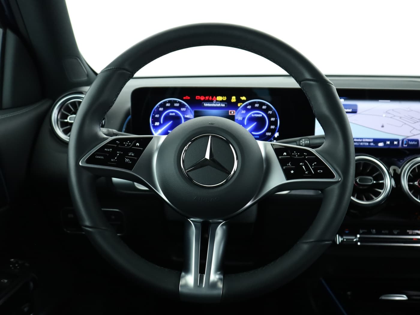 Mercedes-Benz EQB 300 4M Bild 11