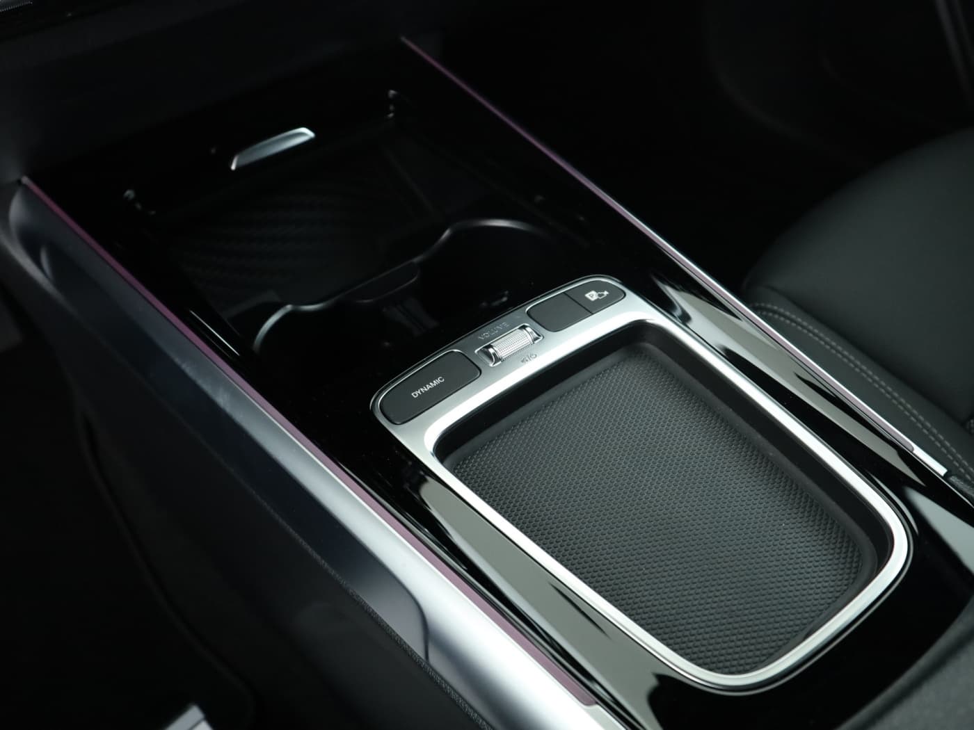 Mercedes-Benz EQB 300 4M Bild 15