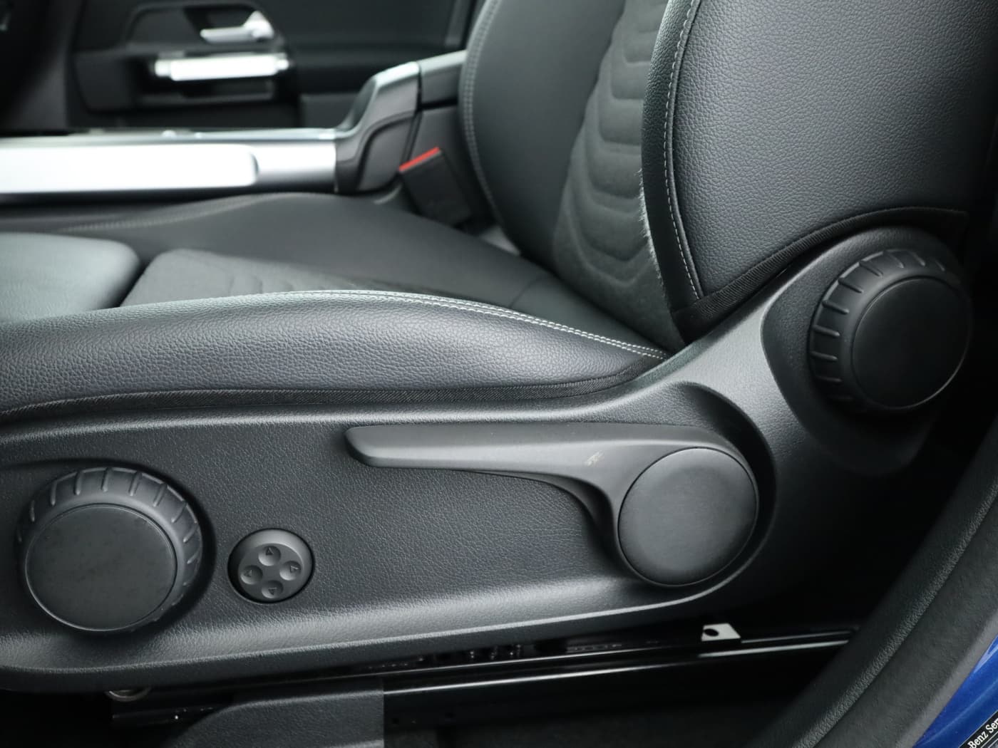 Mercedes-Benz EQB 300 4M Bild 25